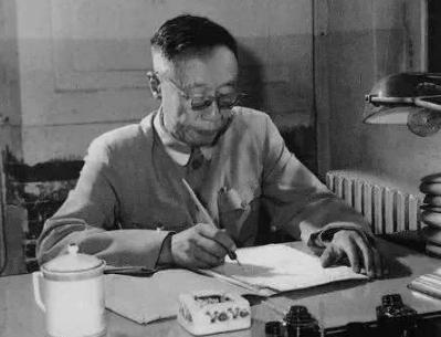 乾隆帝留下无数珍宝，百年之后付之一炬！是溥仪的错吗？