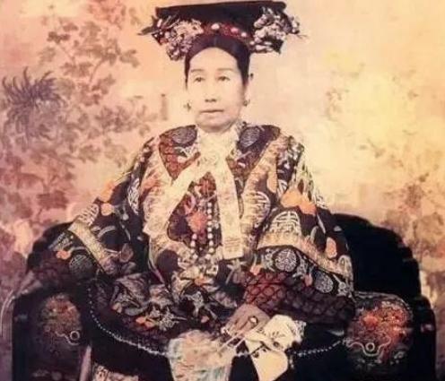 慈禧对听戏几尽奢靡，听完为何把唱戏的打了一顿？