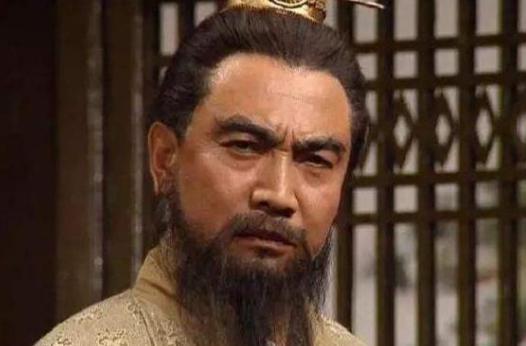 诸葛亮只躲了刘备2次，他却躲了刘备13年最后投奔了曹操！