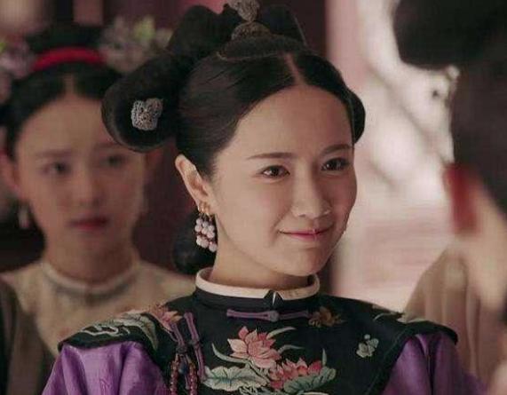 她比乾隆小47岁,天天被翻牌子却未生一子 她比乾隆小47岁,天天被<a href=https://www.lishiji.cn/lishi/5364/ target=_blank class=infotextkey>翻牌子</a>却未生一子