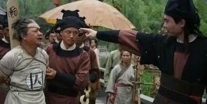 严延年当官之后，为什么他母亲要说离丧期不远？