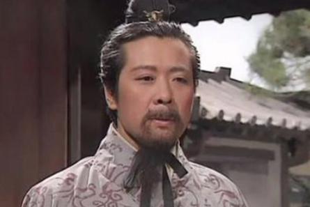 刘备早年的两位故友都投入了曹操麾下，刘备错失的这两个人是谁？