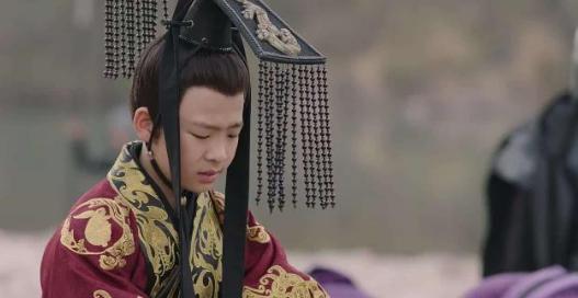 皇帝让<a href=https://www.lishiji.cn/lishi/8091/ target=_blank class=infotextkey>大臣</a>找公<a href=https://www.lishiji.cn/lishi/12326/ target=_blank class=infotextkey>鸡</a>下的蛋？看大臣<a href=https://www.lishiji.cn/lishi/1272/ target=_blank class=infotextkey>儿子</a>如何破局？