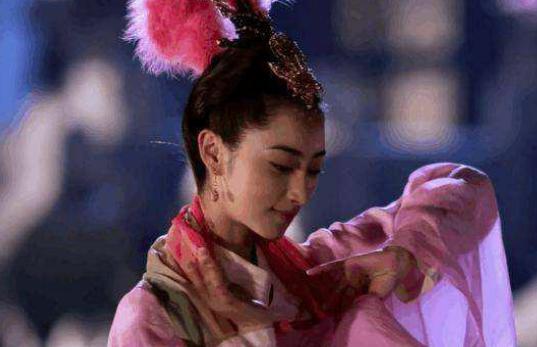 陈叔宝下跪宠妃张丽华,是真爱还是昏庸? 陈叔宝下跪宠妃张丽华,是真爱还是昏庸?