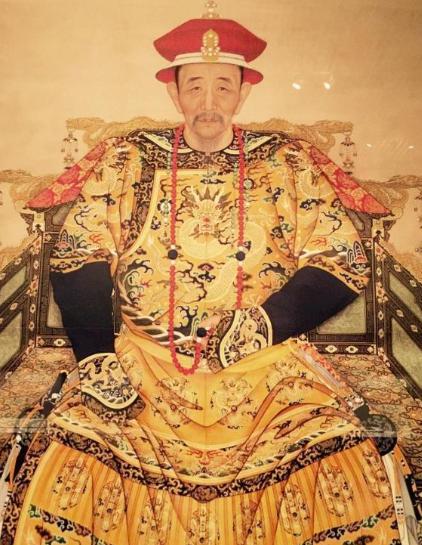 “龙袍干尸”身份至今成疑,身穿清朝官服,后终于知道原来是清朝康熙年间的中宪大夫黄拙吾 “龙袍干尸”身份至今成疑,身穿清朝官服,后终于知道原来是清朝康熙年间的中宪大夫黄拙吾