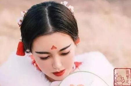 王昭君的墓为什么无人敢盗?王昭君为什么这么受民众爱戴?