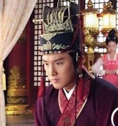 周兴是怎么从小吏一步步变成酷吏的?请君入瓮又是怎么回事? 周兴是怎么从小吏一步步变成酷吏的?请君入瓮又是怎么回事?