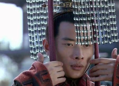 曹操为什么大胆的抢汉献帝的弓箭呢 曹操到底出于什么目的