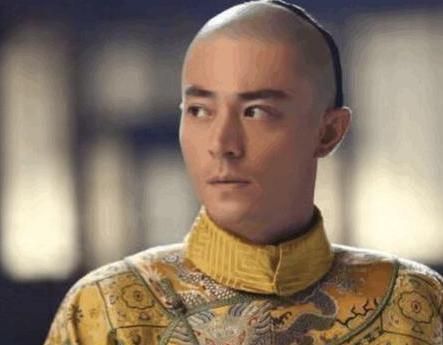 乾隆光儿子就有十几个之多 为什么乾隆会将皇位传给嘉庆呢 乾隆光儿子就有十几个之多 为什么乾隆会将<a href=https://www.lishiji.cn/lishi/4829/ target=_blank class=infotextkey>皇位</a>传给嘉庆呢