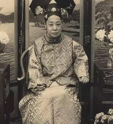 瑾妃晚年独霸后宫靠的是什么?竟然是珍妃死后的陪嫁? 瑾妃晚年独霸后宫靠的是什么?竟然是珍妃死后的陪嫁?