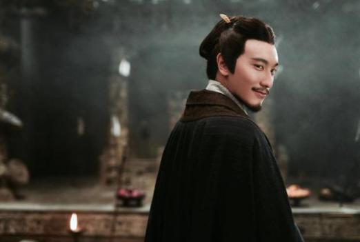 “郭嘉不死，卧龙不出”的说法是怎么来的？郭嘉和孔明的正史对比！