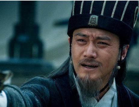 在军事方面，刘备为什么只听法正而不听诸葛亮的？