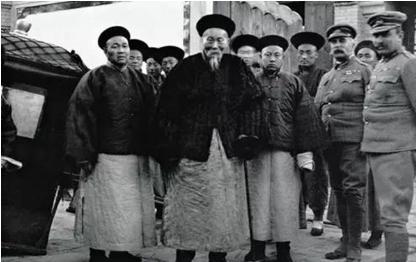 为什么清政府的那些不平等条约会是李鸿章来签的 原因是什么 为什么清政府的那些不平等条约会是李鸿章来签的 原因是什么