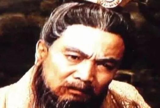 赤壁之战中曹操的谋士都有哪些？他们给曹操提供过什么意见