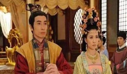 别人眼中的“痴傻儿”装疯卖傻37年,不料登上帝位后缔造晚唐盛世! 别人眼中的“痴傻儿”装疯卖傻37年,不料登上帝位后缔造晚唐盛世!