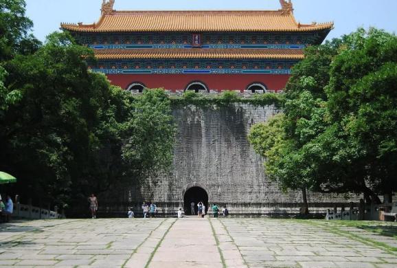 广西出土明代古墓,竟发现一块瑞士手表 广西出土明代古墓,竟发现一块瑞士手表