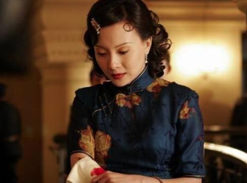 女教授爱上已婚表哥胡适,为他堕胎孤独一生