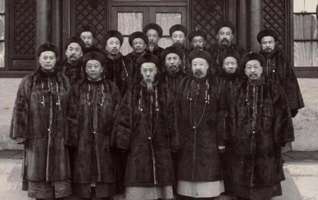 晚清贪官奕劻，明目张胆的收受贿赂还没人管