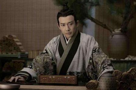 秦始皇一封信30个字写了什么？吕不韦看完为什么自尽了？