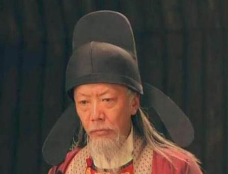 周兴是怎么从小吏一步步变成酷吏的?请君入瓮又是怎么回事? 周兴是怎么从小吏一步步变成酷吏的?请君入瓮又是怎么回事?