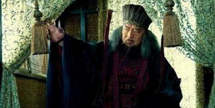 如果董卓篡位成功会怎么样 身为干儿子的吕布有继承的权利吗