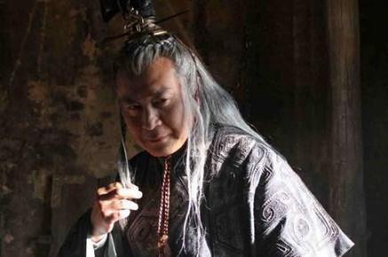 “沙丘之变”李斯为什么要帮胡亥篡改遗诏？李斯是他女婿他为什么不帮？