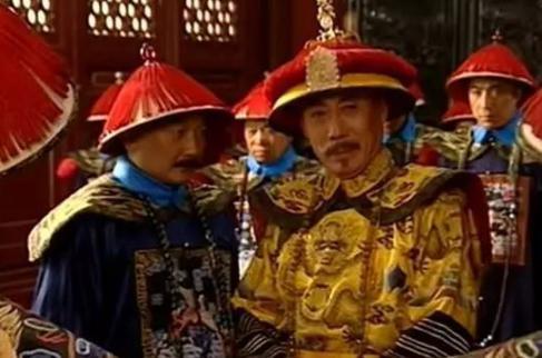 皇帝问一贪官：朕没钱怎么办？贪官却说抄家！