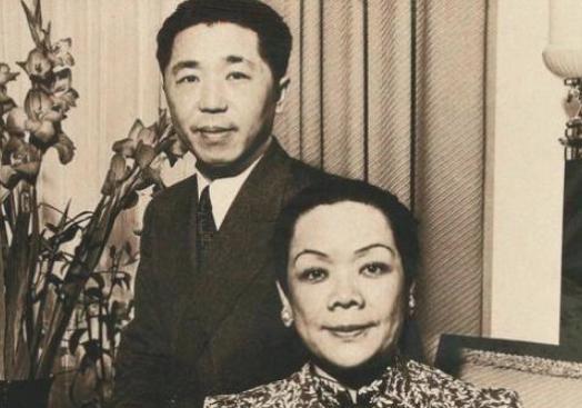 他是近代著名外交官,最后娶了大他22岁的外国夫人 他是近代著名外交官,最后娶了大他22岁的外国夫人