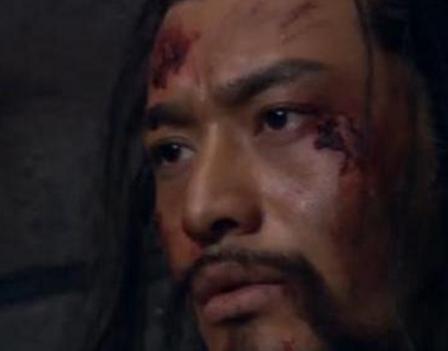 岳飞墓前原本跪着五个人,现在只剩四个人了 岳飞墓前原本跪着五个人,现在只剩四个人了