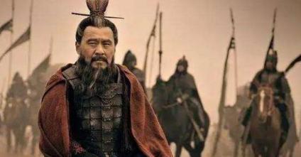 曹操和刘备谁的身世更好？诸葛亮为何不选曹操？