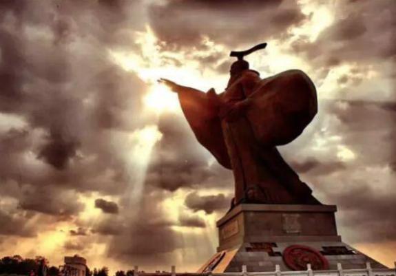 汉朝税收低，汉武帝是如何维持巨额战争开支的？