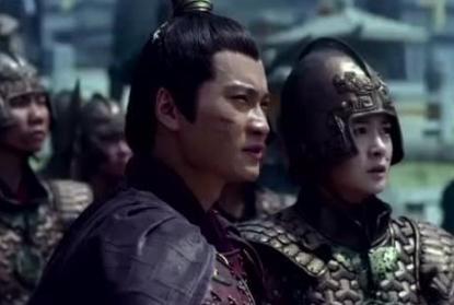 此人被举报要谋反，皇帝完全不怪罪他，还送<a href=https://www.lishiji.cn/lishi/7610/ target=_blank class=infotextkey>嫔妃</a>伺候他