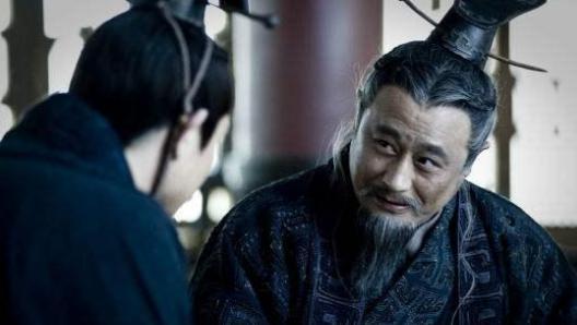 扶苏是这个人的女婿，他为什么帮外人不帮他？