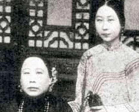 他娶“妹妹”为妻，生了一个儿子后来家喻户晓