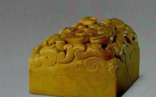 八阿哥胤禩聪慧优秀，为何康熙宁可食言也不立他为太子？