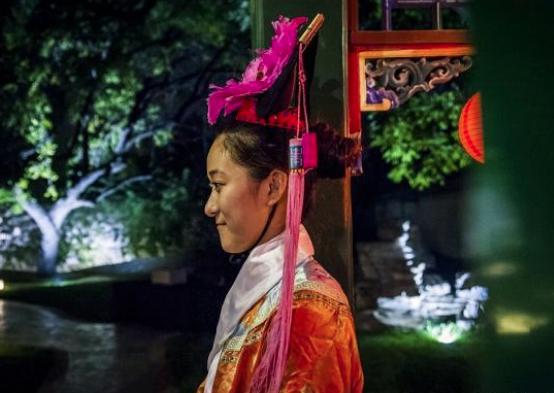 乾隆刚当皇帝21天，一妃子去世，乾隆下了一道特殊的<a href=https://www.lishiji.cn/lishi/7378/ target=_blank class=infotextkey>圣旨</a>