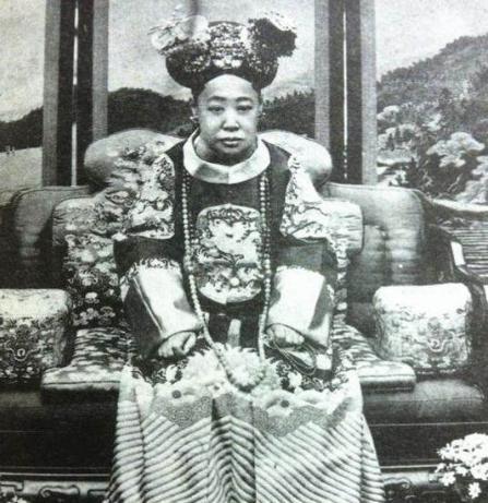 瑾妃为什么选了婉容当皇后而不选择自己的侄女？