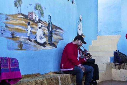 努比亚人有着怎样的生活习惯？为什么他们要将房子涂成蓝色