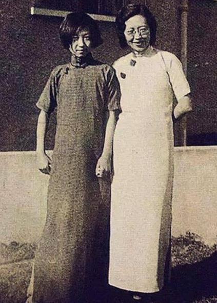 张爱玲珍贵的家庭照,母亲黄逸梵容颜清丽 张爱玲珍贵的家庭照,母亲黄逸梵容颜清丽