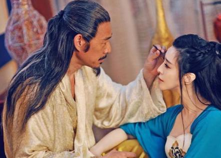 如果穿越回去见到这三个人 请用三句话改变历史