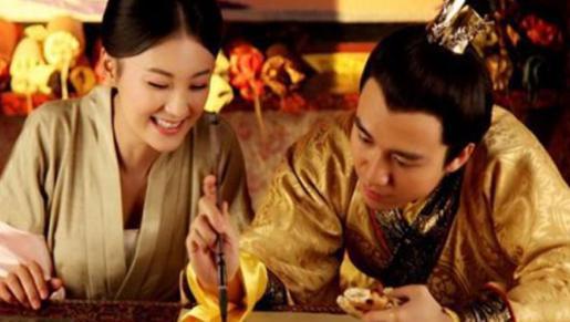 大臣以为只要忠心就会被皇帝重用,谁知皇帝送他马时竟是他的死期! 大臣以为只要忠心就会被皇帝重用,谁知皇帝送他马时竟是他的死期!