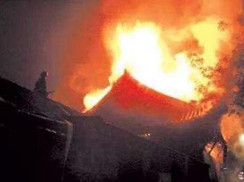 乾隆帝留下无数珍宝，百年之后付之一炬！是溥仪的错吗？