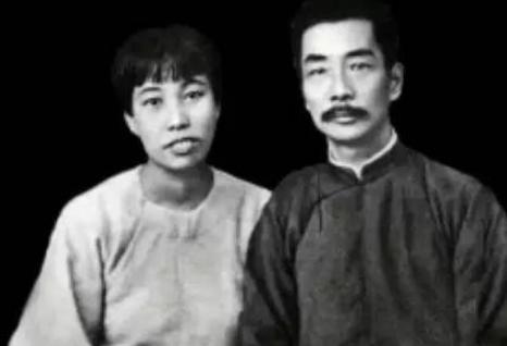 郭沫若4个字评价鲁迅,鲁迅回了10个字 郭沫若4个字评价鲁迅,鲁迅回了10个字