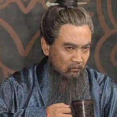 曹操临死前为什么要弄死杨修 而不是司马懿呢