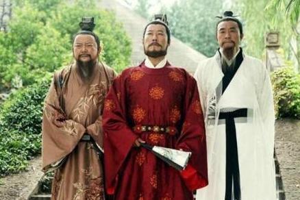 同样都是朱元璋手下的两大谋士 为何他会独宠李善长呢 同样都是朱元璋手下的两大谋士 为何他会独宠李善长呢