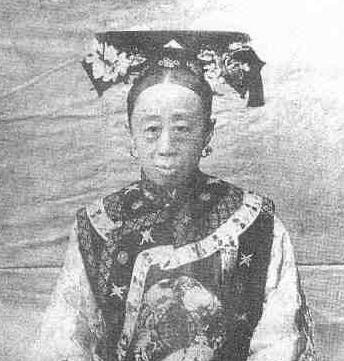 慈禧为什么那么喜爱17岁就守寡的荣寿公主？