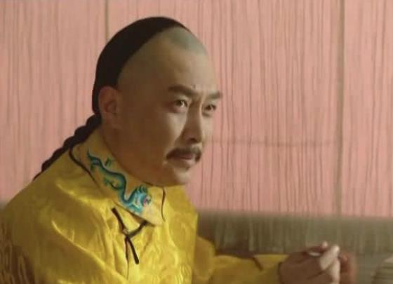 雍正为什么说弘昼小小年纪就知道明哲保身？