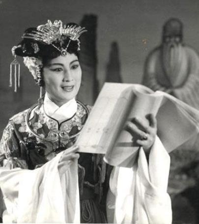 越剧十姐妹是怎么组建成的?揭秘她们的艰难发展 越剧十姐妹是怎么组建成的?揭秘她们的艰难发展