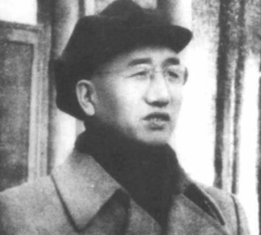 这个人名气不大，救过两元帅一大将