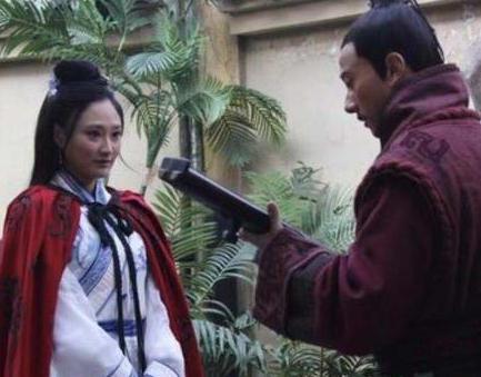 曹操与蔡文姬的爱情故事到底是什么样的 最好的年华遇到那一个你 曹操与蔡文姬的爱情<a href=https://www.lishiji.cn/lishi/1171/ target=_blank class=infotextkey>故事</a>到底是什么样的 最好的年华遇到那一个你